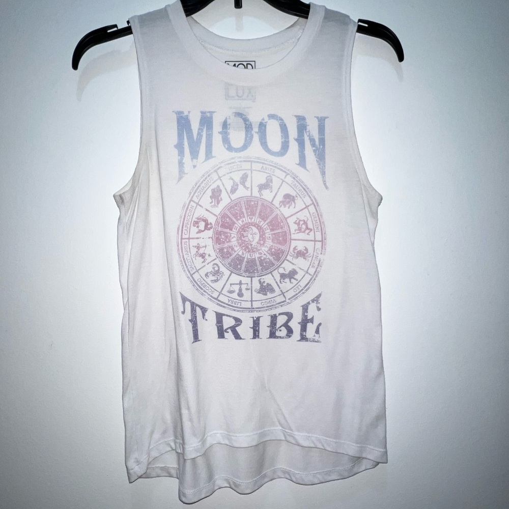 Small Moon tribe muscle tee